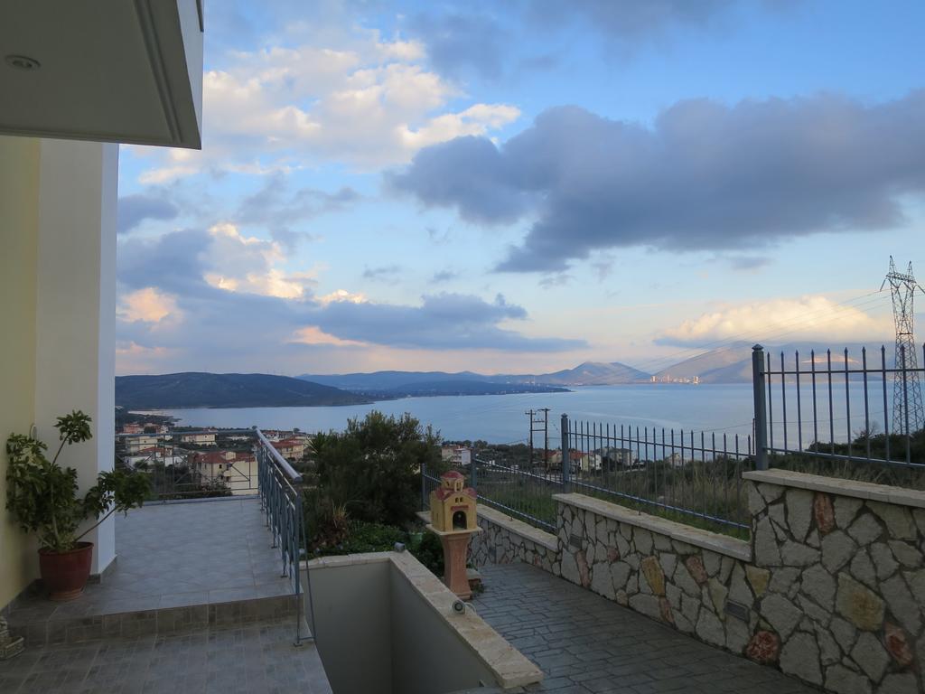 Villa Christine - Maisonettes With Fireplace ألفيريون الغرفة الصورة