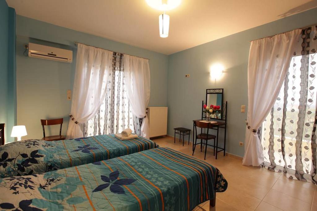 Villa Christine - Maisonettes With Fireplace ألفيريون الغرفة الصورة
