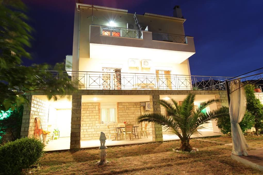 Villa Christine - Maisonettes With Fireplace ألفيريون المظهر الخارجي الصورة